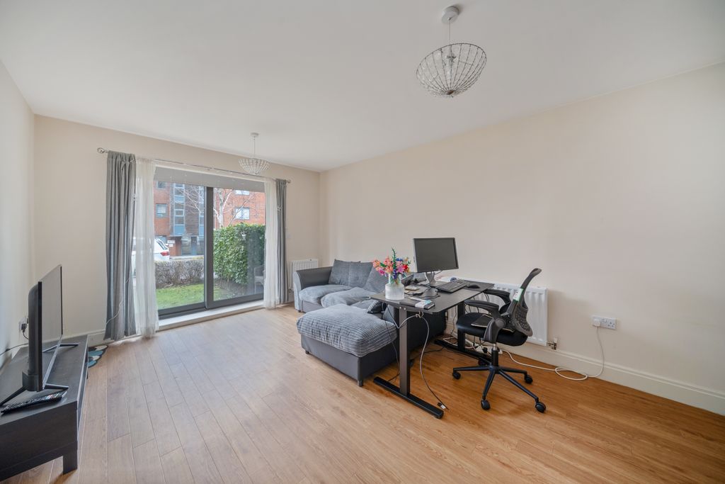 Property photo 3 of 10