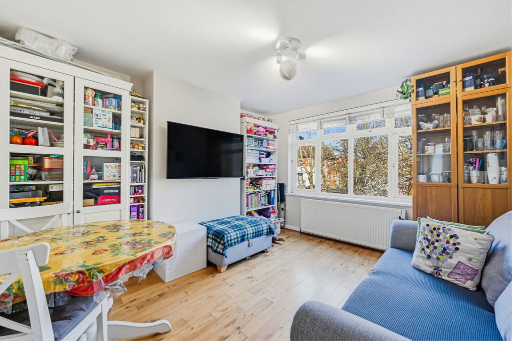 Property photo 2 of 17 Picture No. 08