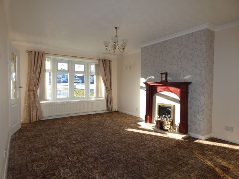 Property photo 3 of 19 Lounge