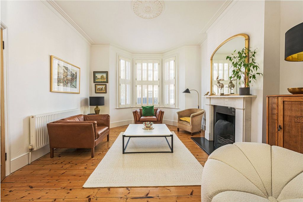 Property photo 2 of 18 Picture No. 16