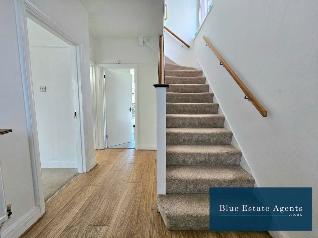 Property photo 2 of 13 Entrance