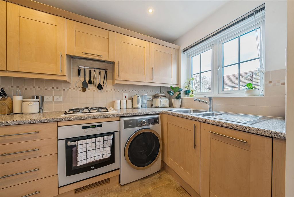 Property photo 3 of 14 21 Porthallow Close(2).Jpg