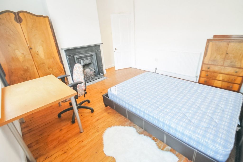 Property photo 3 of 8 Picture No. 02