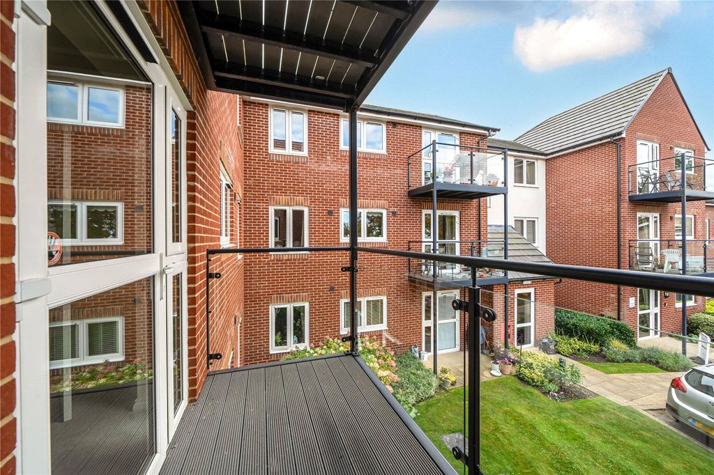 Property photo 1 of 14 External View