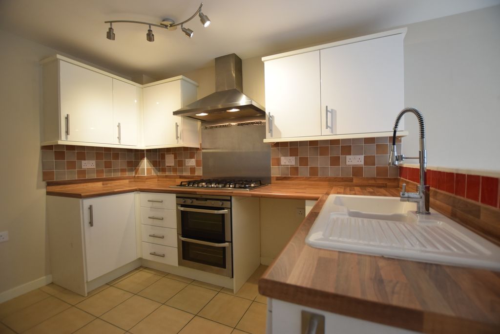 Property photo 2 of 15 Photo 01