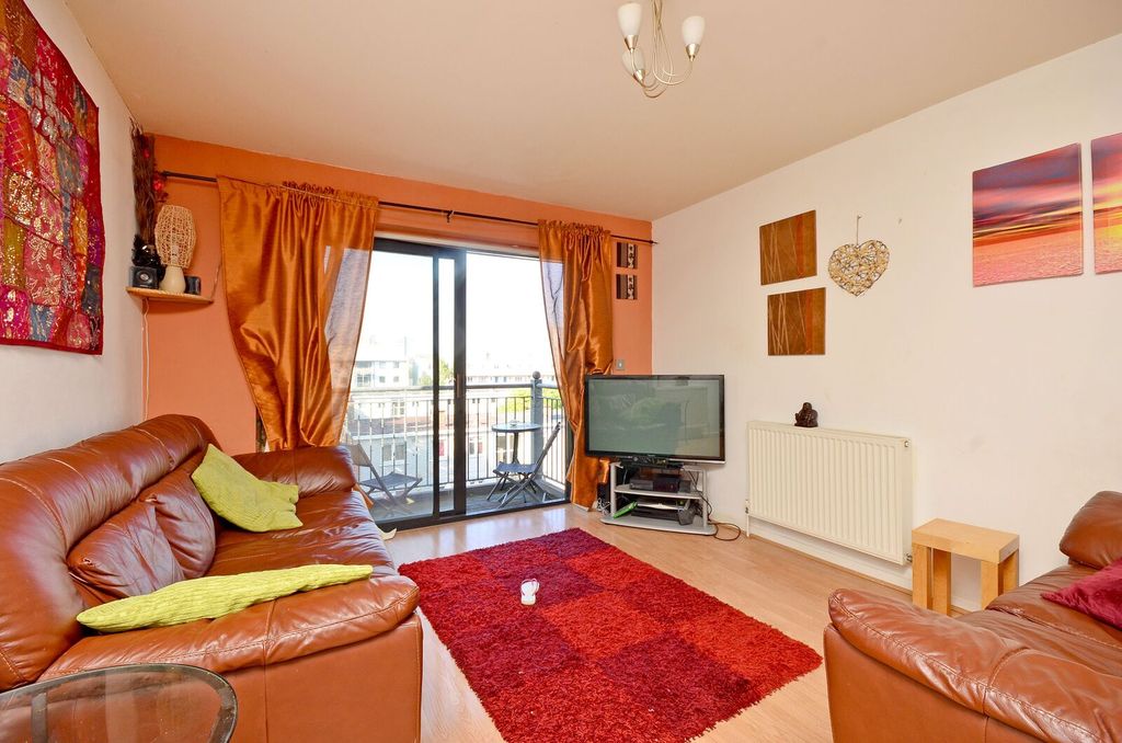 Property photo 2 of 10