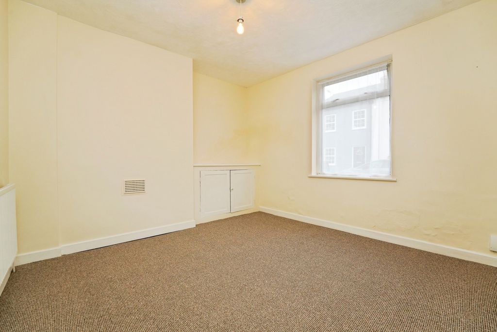 Property photo 3 of 14 Living Room