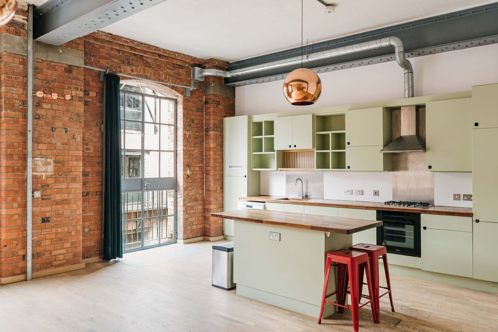 Property photo 1 of 10 Fawe Street E14