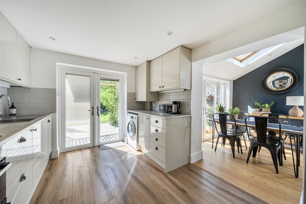 Property photo 3 of 16 Kitchen