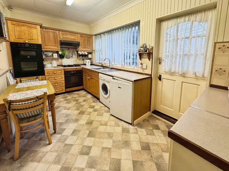 Property photo 3 of 10 Photo 6