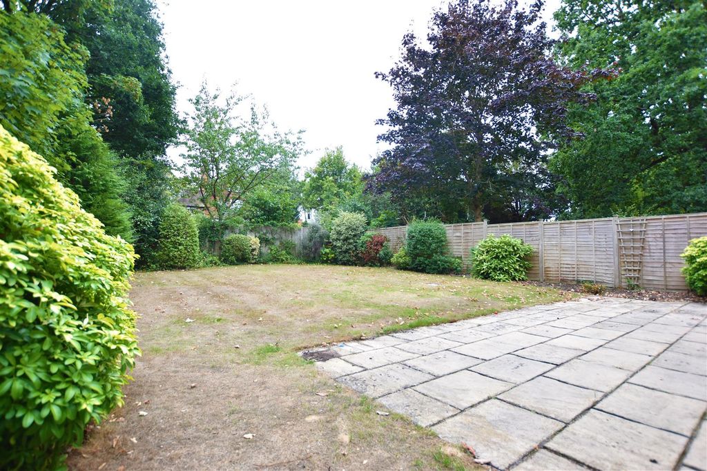 Property photo 3 of 10 Garden.Jpg