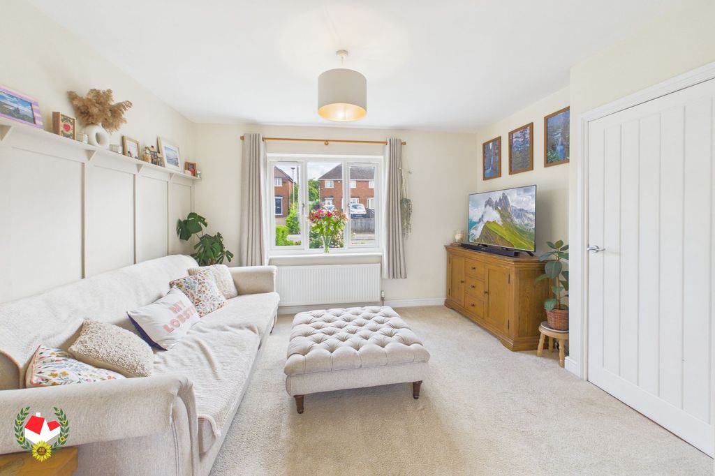Property photo 2 of 14