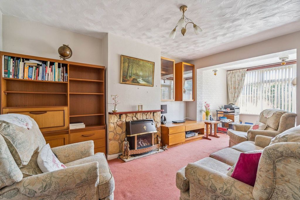 Property photo 3 of 16