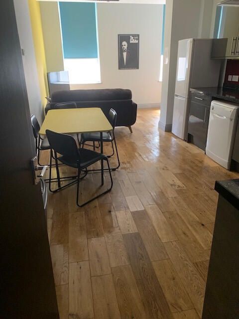 Property photo 2 of 4 Bright Open-Plan Living With Stylish Wood Floors...