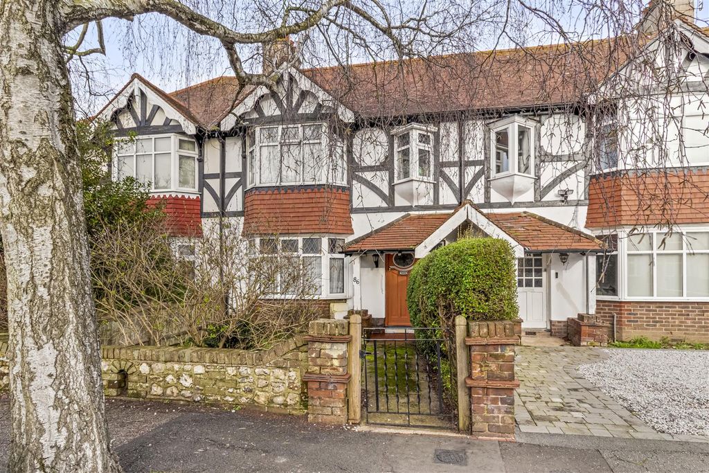 Property photo 1 of 21 86 Balcombe Avenue-021.Jpg