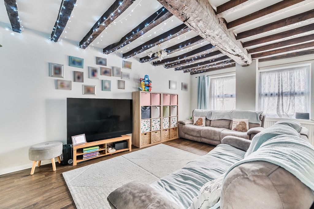Property photo 2 of 14 1479855-10-6A3448A760544-Arw-1