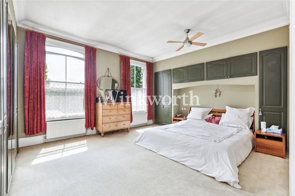Property photo 3 of 18 Picture No. 12