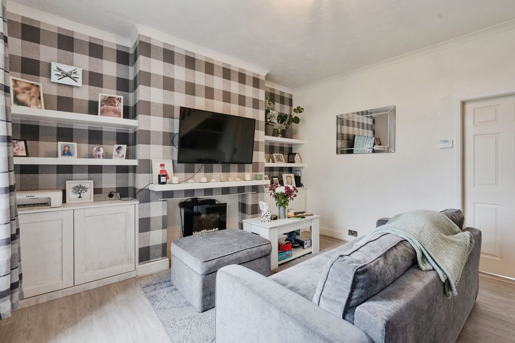 Property photo 2 of 26 Pbox-Img.Jpg