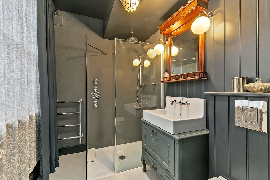 Additional image 31 of 6 bed semi-detached house for saleUxbridge Road, Hampton TW12