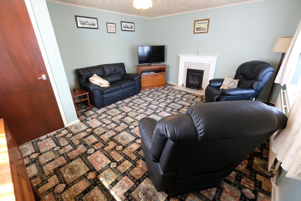 Property photo 2 of 13 Sitting Room