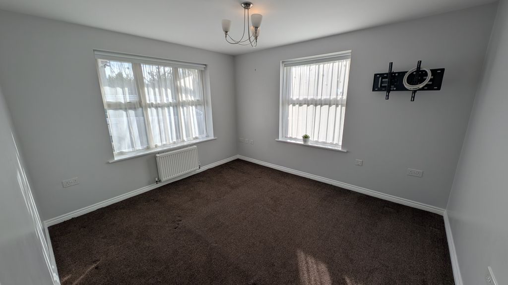 Property photo 2 of 16 1000031968