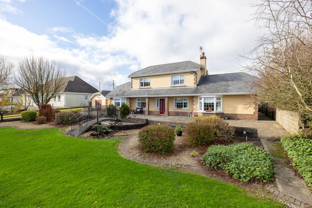 Property photo 3 of 47