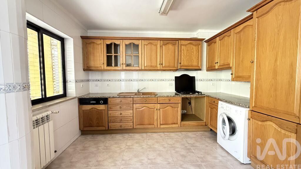 Property photo 1 of 37