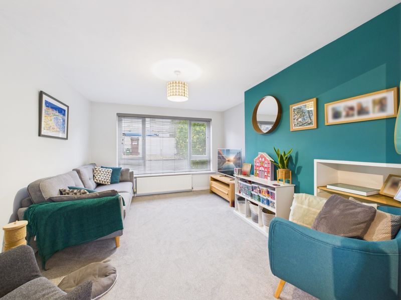 Property photo 2 of 12 Lounge