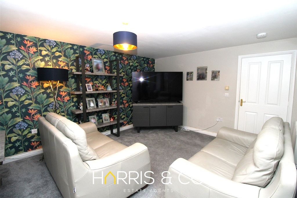 Property photo 2 of 17 Picture No. 26