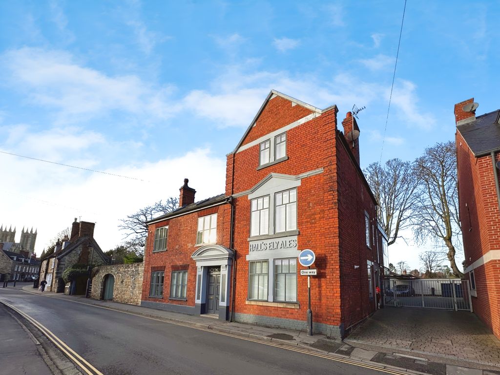 Property photo 1 of 15 Image