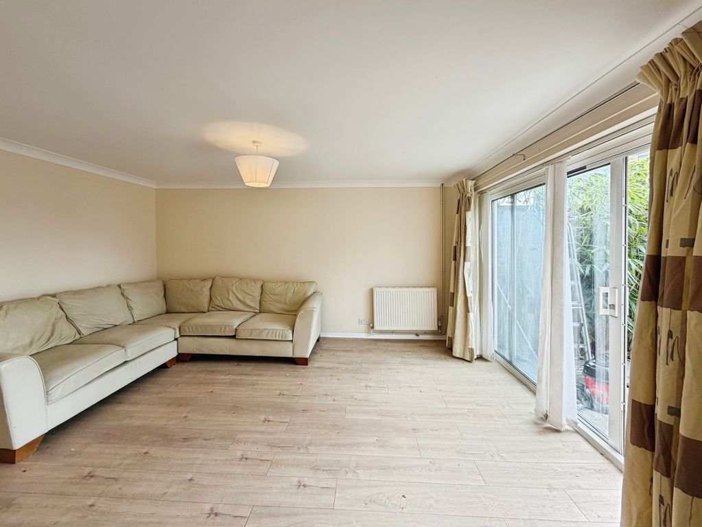 Property photo 3 of 12 Pbox-Img.Jpg