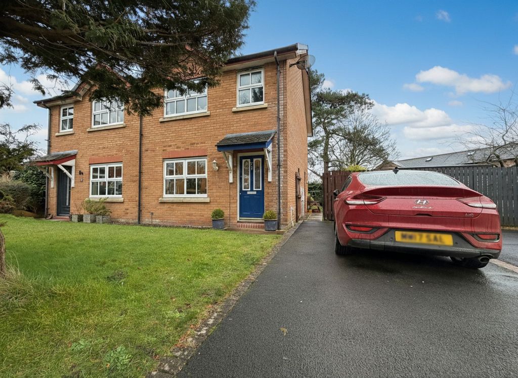 Property photo 1 of 11 The Paddocks