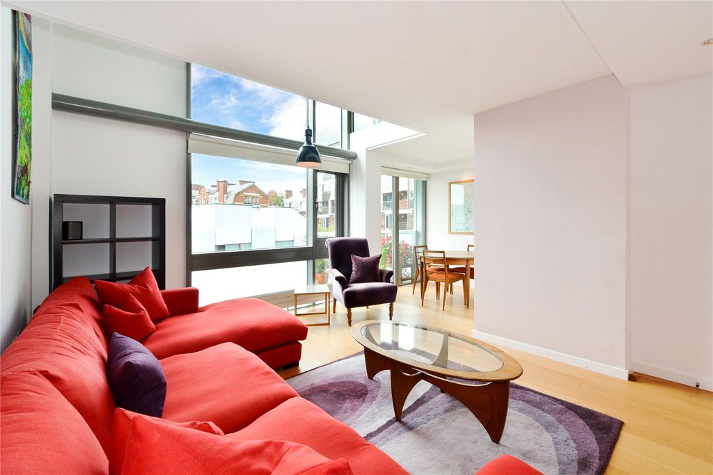 Property photo 1 of 18