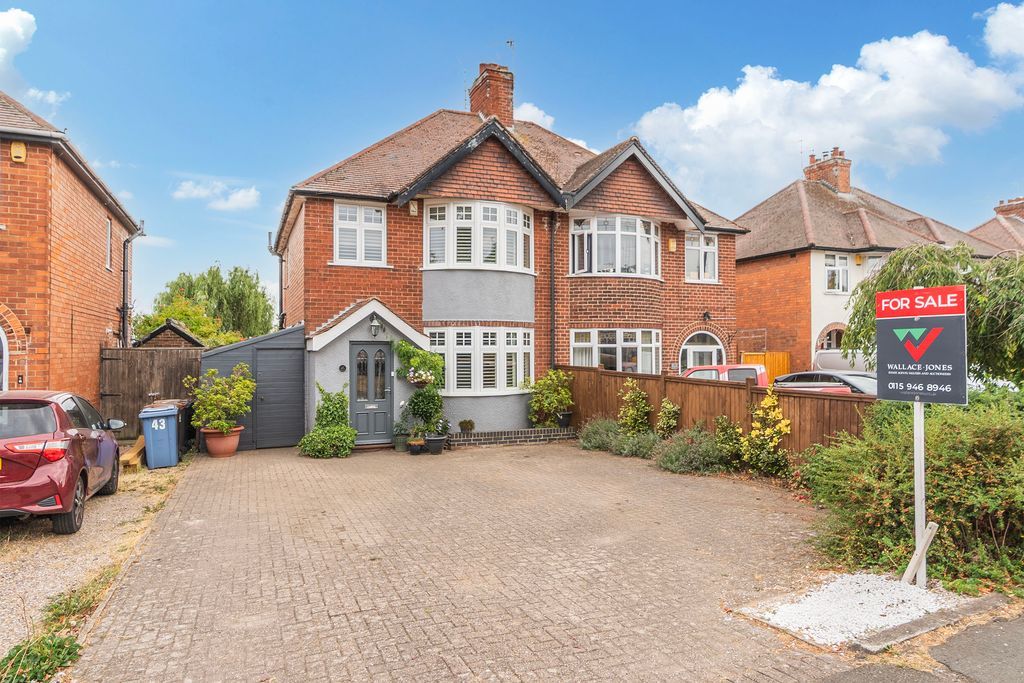 Property photo 1 of 43