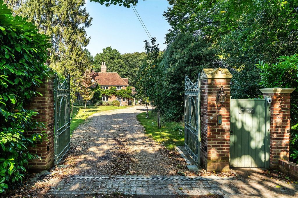 Property photo 2 of 32 Entrance