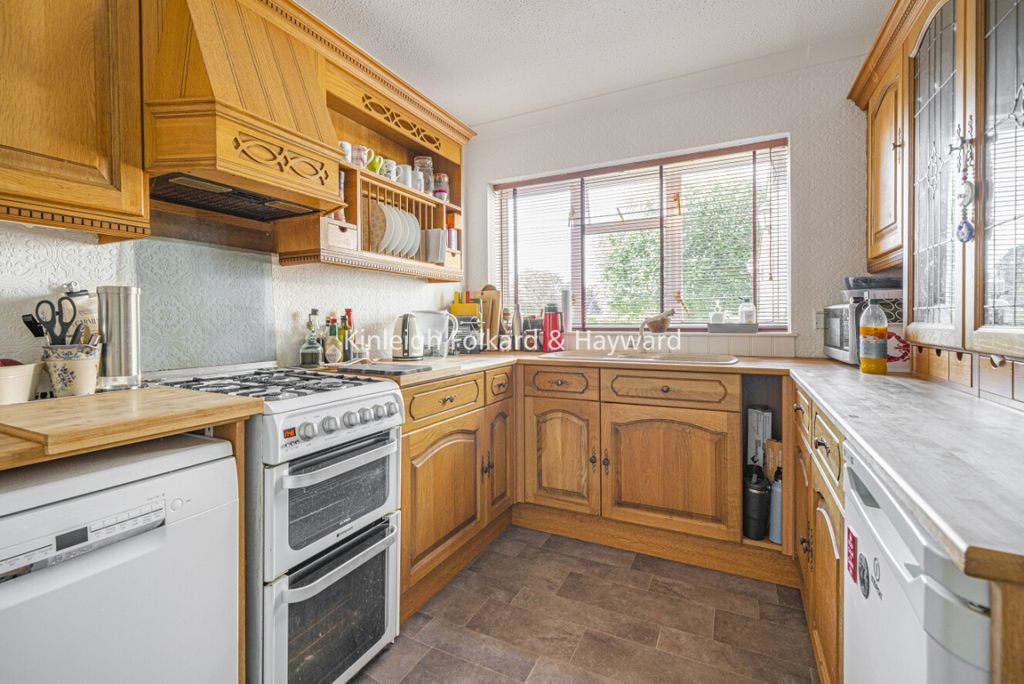 Property photo 2 of 8 c3Ca3A4B-8Cf9-4346-A