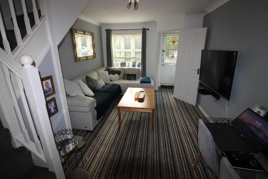 Property photo 2 of 8 Lounge