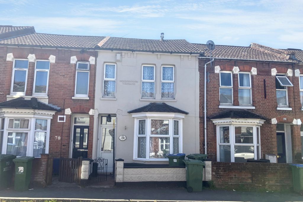 Property photo 1 of 2 72 Milton Road, Southampton, So15 2Hr