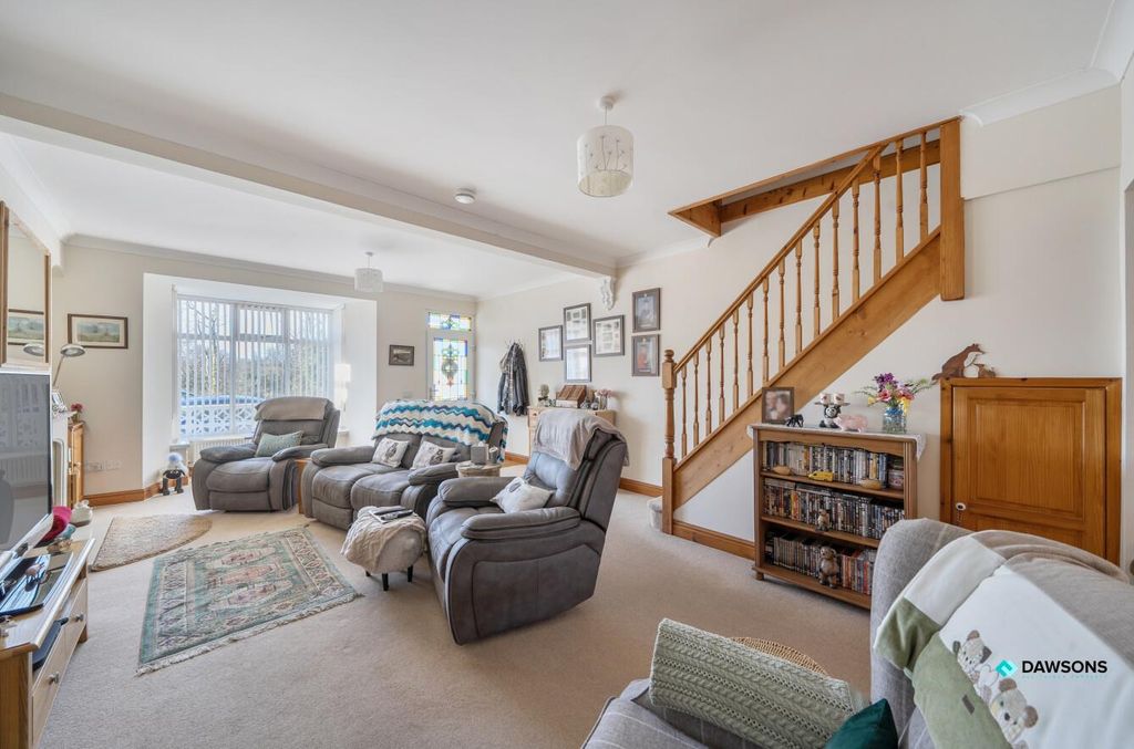 Property photo 3 of 26 A81F7F0A-De30-4973-B2c2-8731Efb51804.Jpg