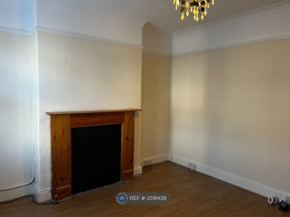 Property photo 3 of 22 Front Lounge