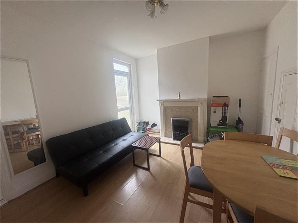 Property photo 2 of 7 Lounge/Diner