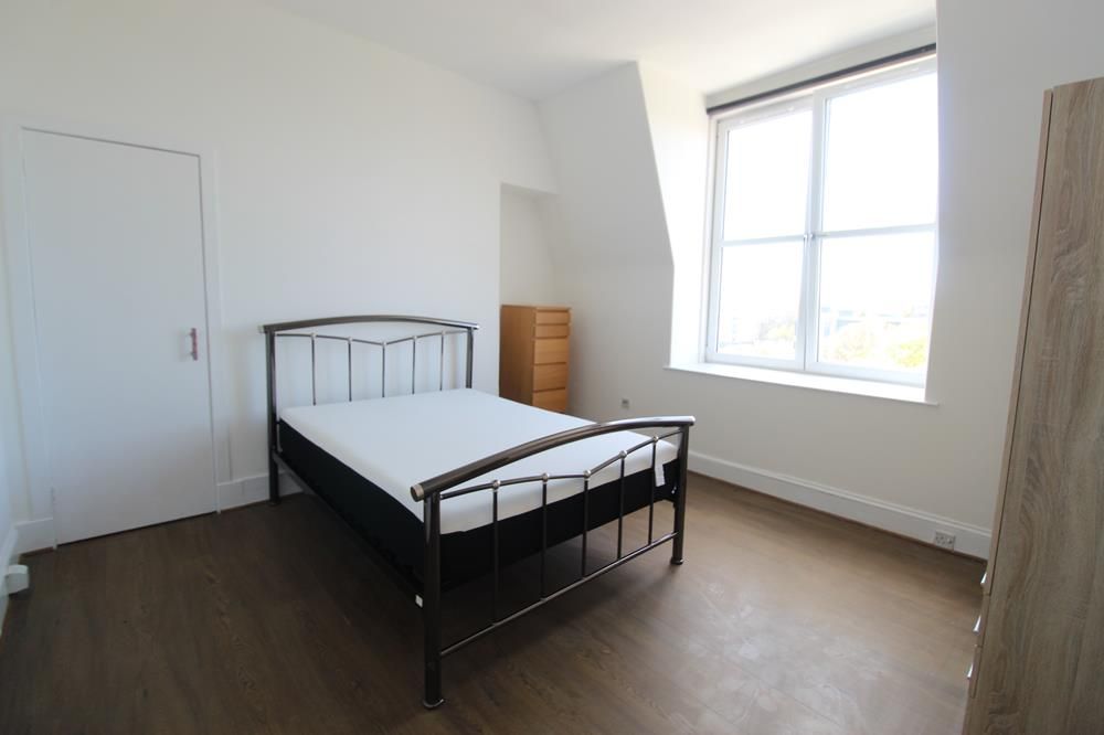 Property photo 3 of 6 Bedroom