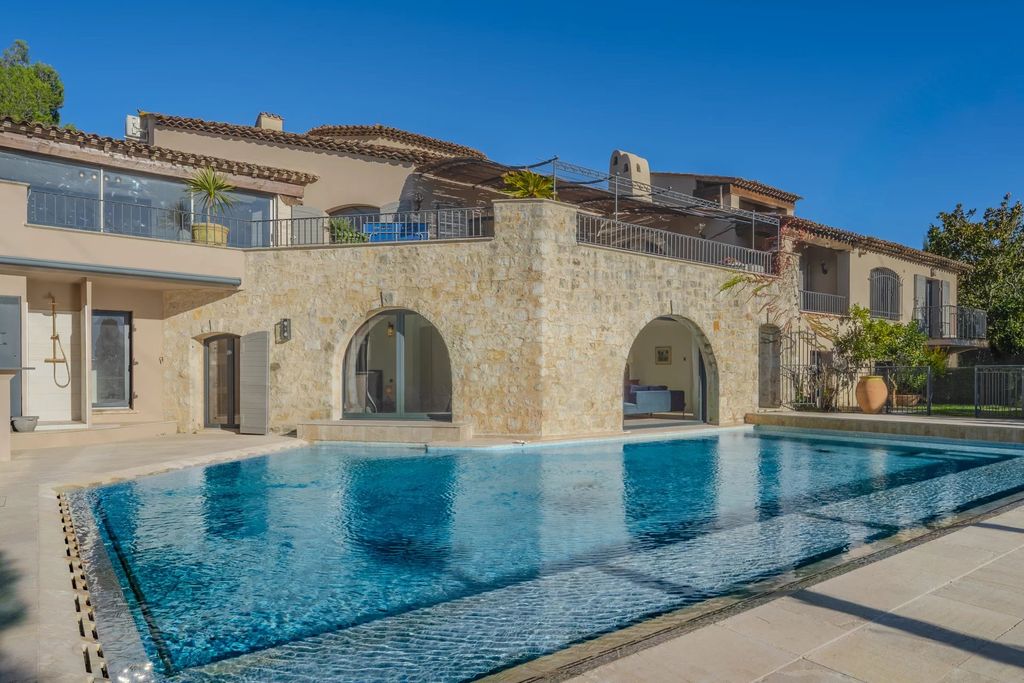 Property photo 3 of 28