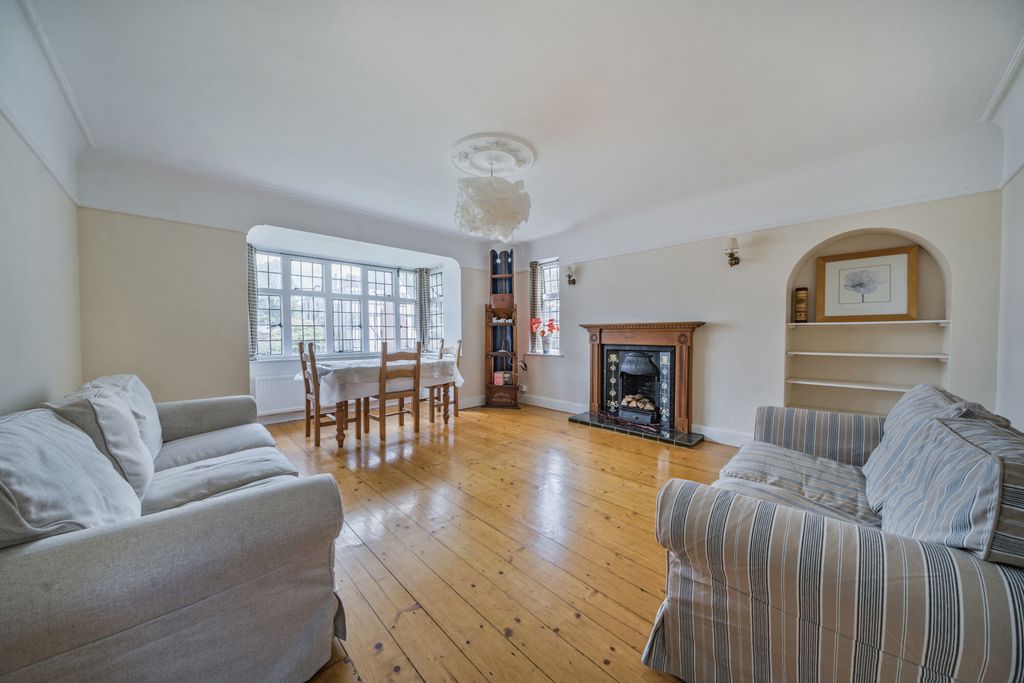 Property photo 2 of 15 1354205-7-68c2Abc...