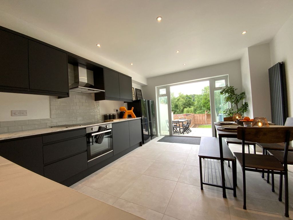 Property photo 3 of 7 Communal Kitchen