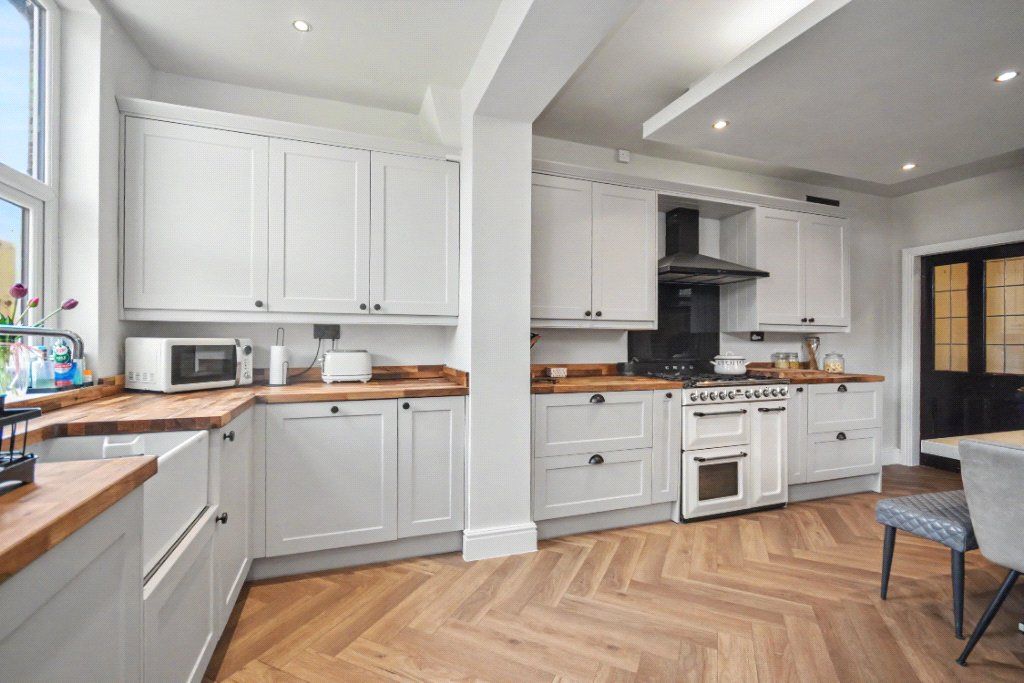 Property photo 2 of 22 Picture No. 04