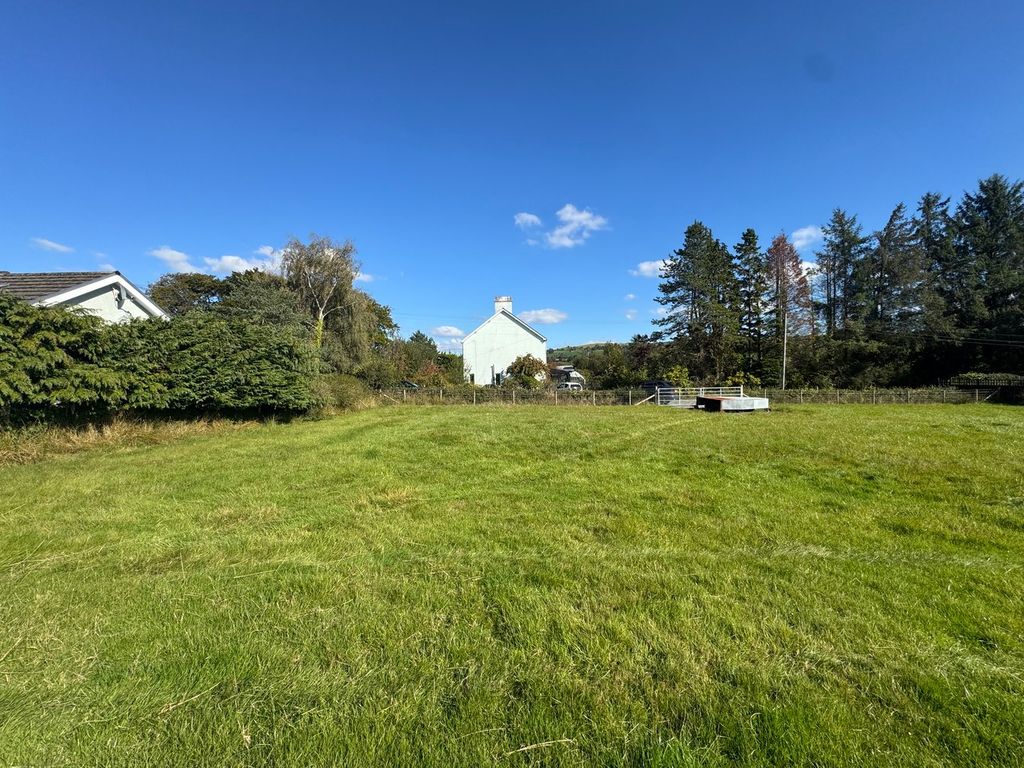 Property photo 2 of 12