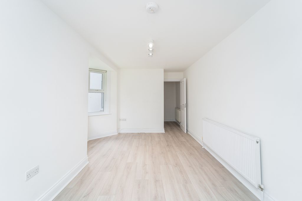 Property photo 2 of 10 Mba09166-Edit