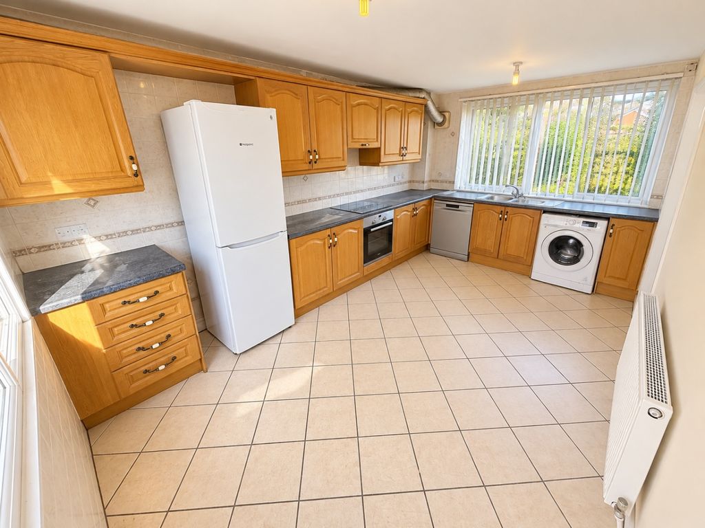 Property photo 2 of 9 5589143