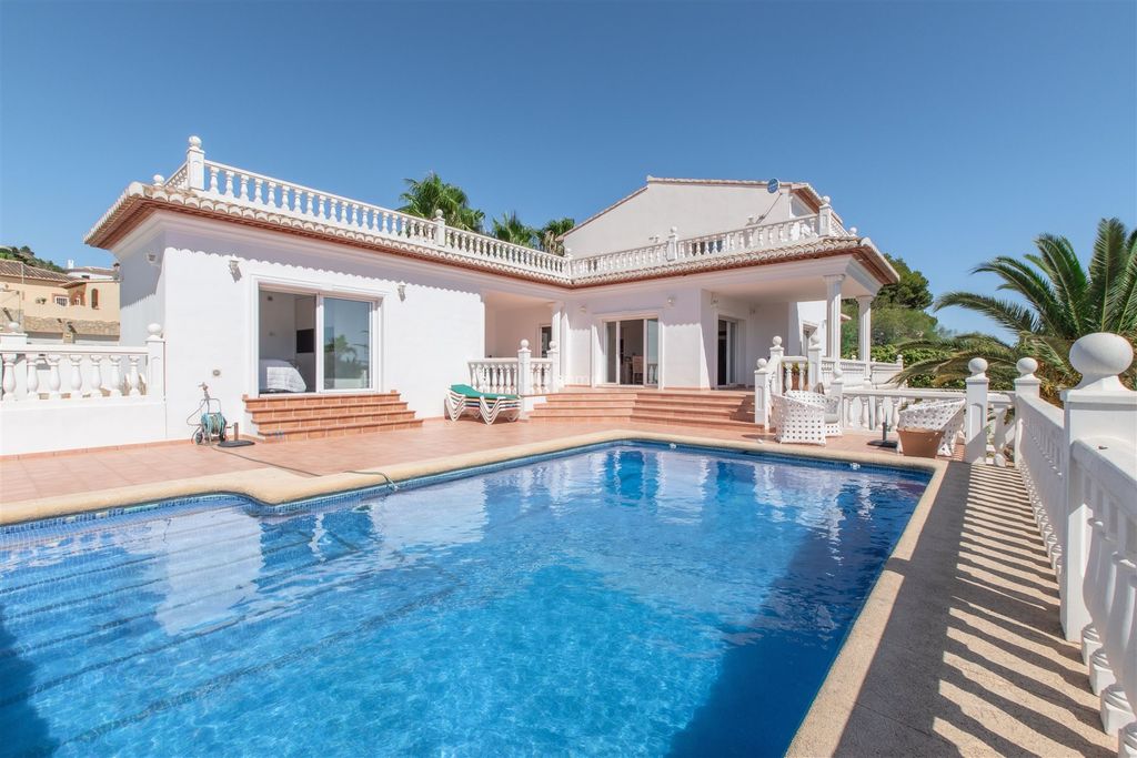 Property photo 1 of 18 Detached Villa With Guest Studio, Pool And Sea Views In Calpe